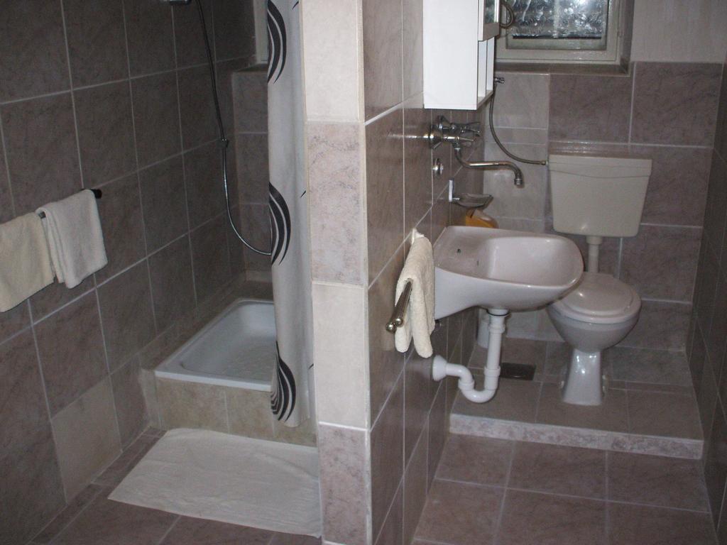 Apartmani Mira Senj  Ngoại thất bức ảnh